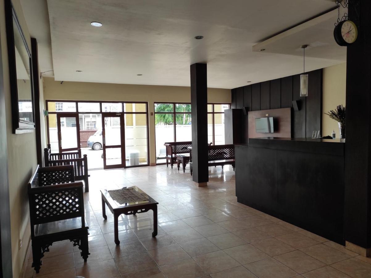 Hotel Randik Sekayu エクステリア 写真